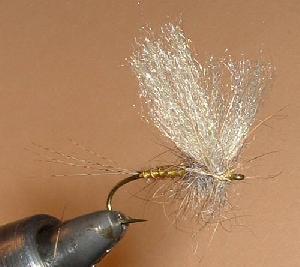 Fiche de montage : Mouche de mai synthétique