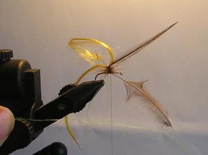 Fiche de montage : Mouche Montage parachute
