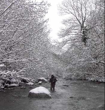 C'est beau une rivière ... sous la neige !